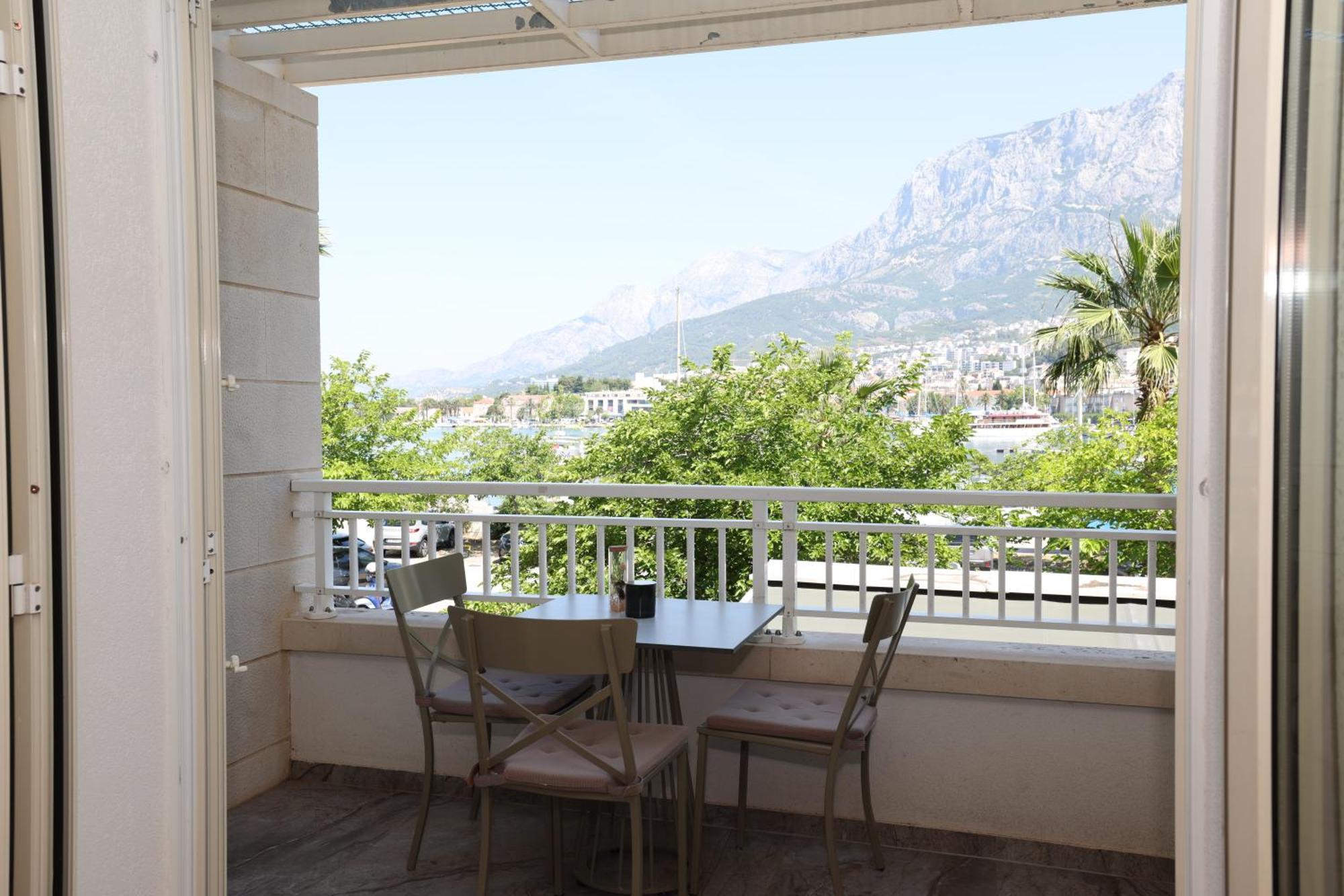 City Bay Studios Apartma