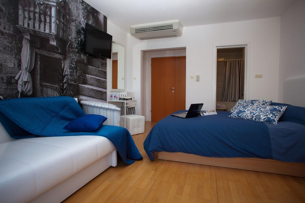 City Bay Studios Apartment *